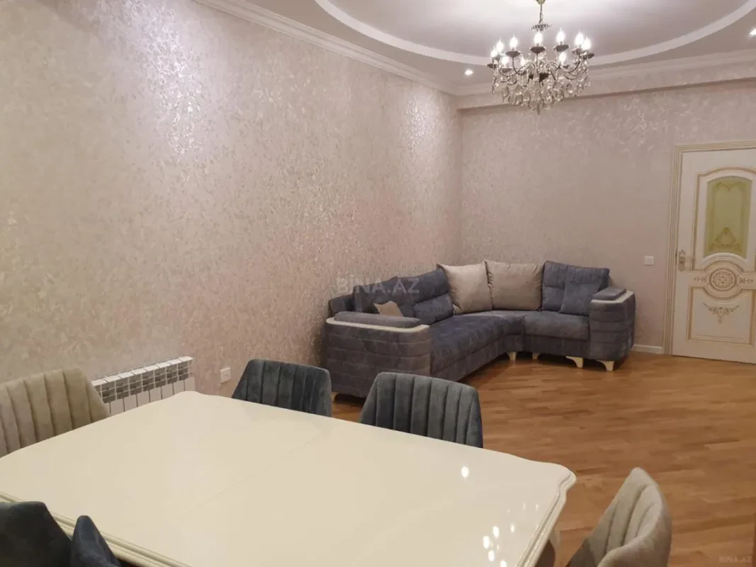 Kirayə verilir 3 otaqlı mənzil 130 m²