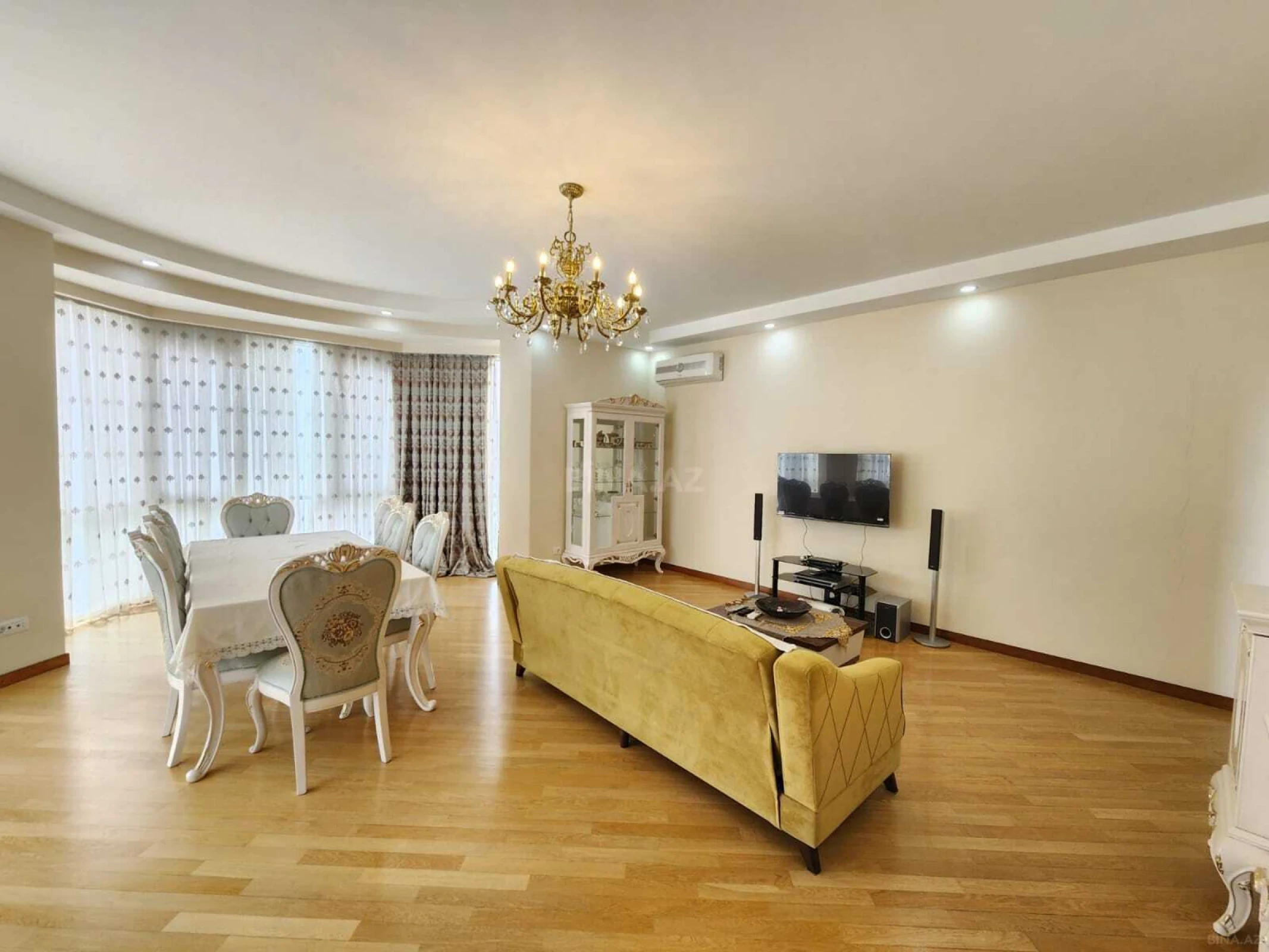 Kirayə verilir 3 otaqlı mənzil 155 m²