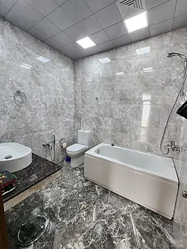 Kirayə verilir 3 otaqlı mənzil 155 m²