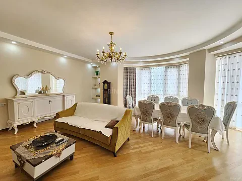 Kirayə verilir 3 otaqlı mənzil 155 m²