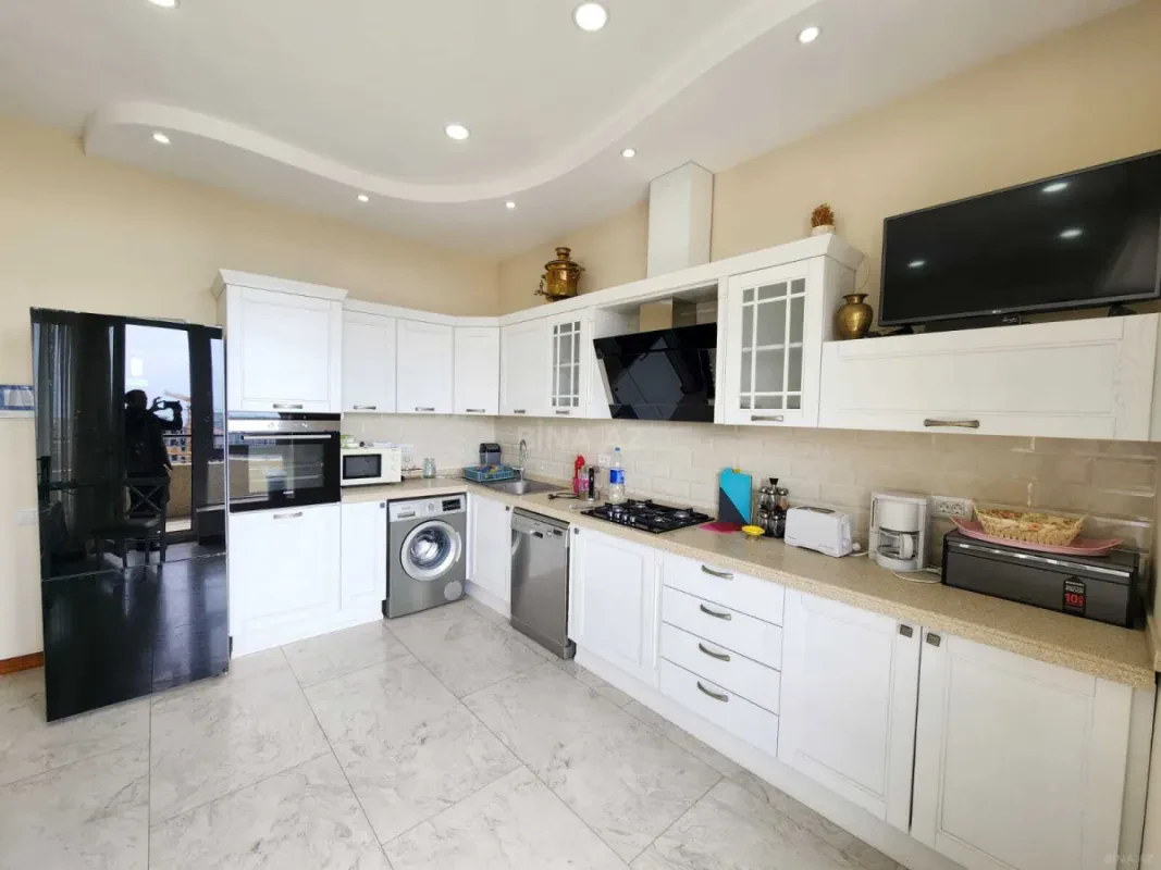 Kirayə verilir 3 otaqlı mənzil 155 m²
