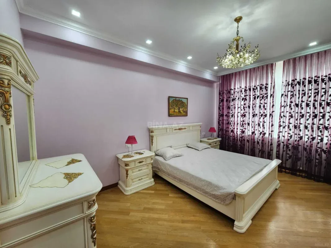 Kirayə verilir 3 otaqlı mənzil 155 m²