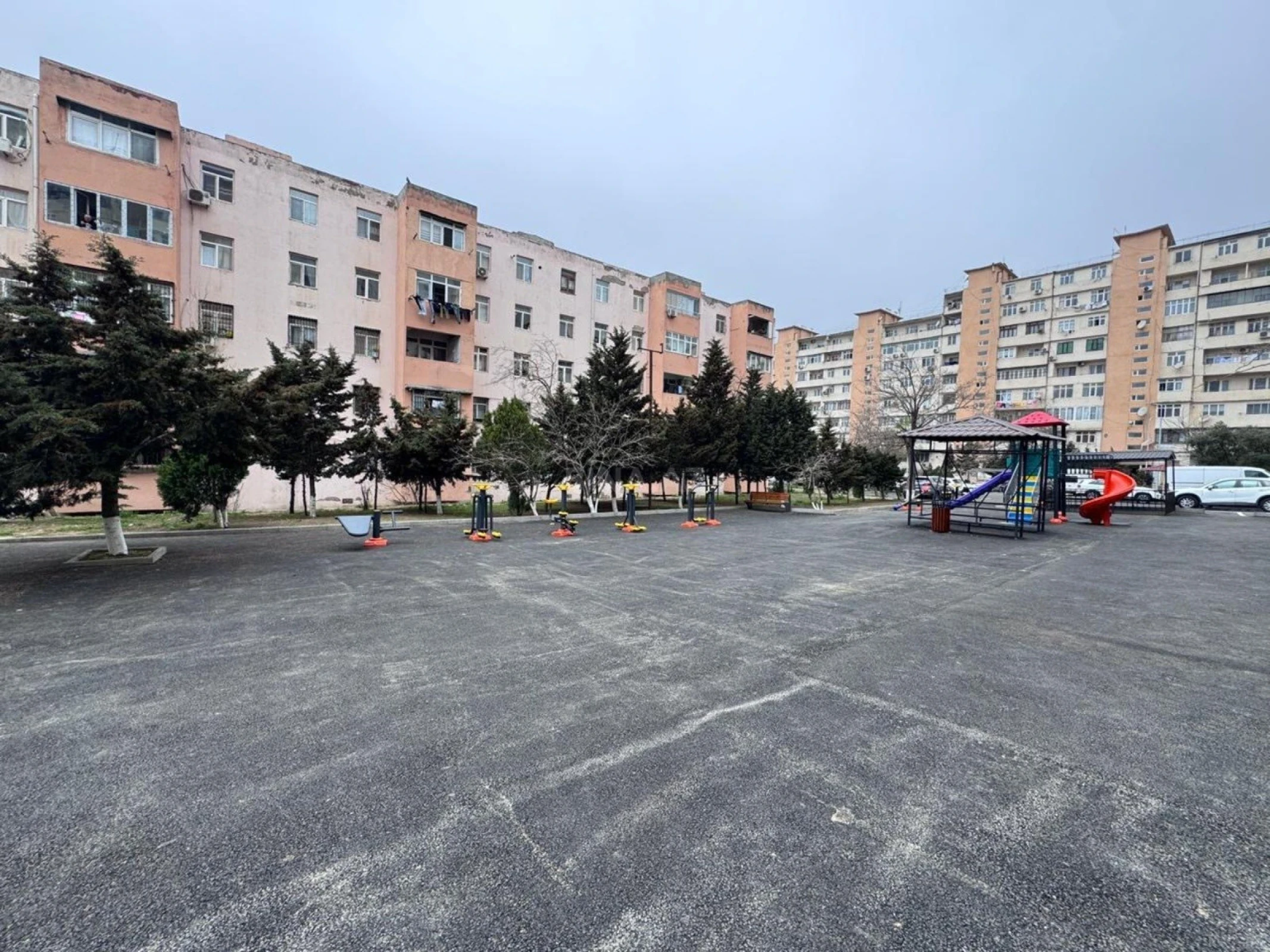 Satılır 2 otaqlı mənzil 51 m²