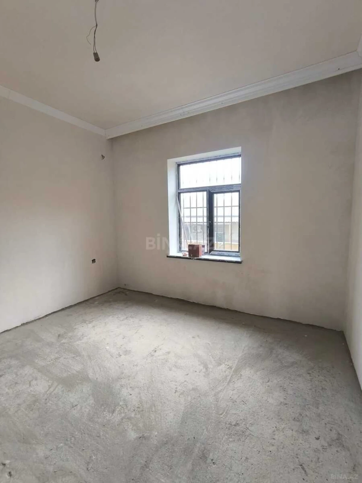 Satılır 6 otaqlı həyət evi 300 m²