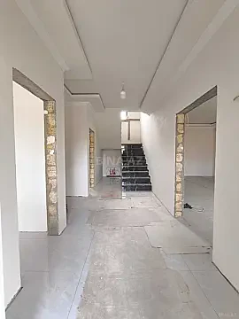 Satılır 6 otaqlı həyət evi 300 m²