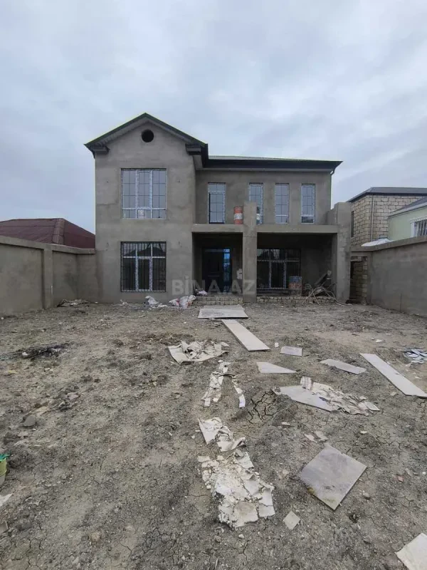 Satılır 6 otaqlı həyət evi 300 m²