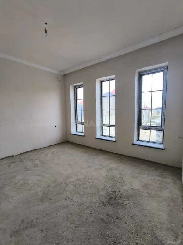 Satılır 6 otaqlı həyət evi 300 m²