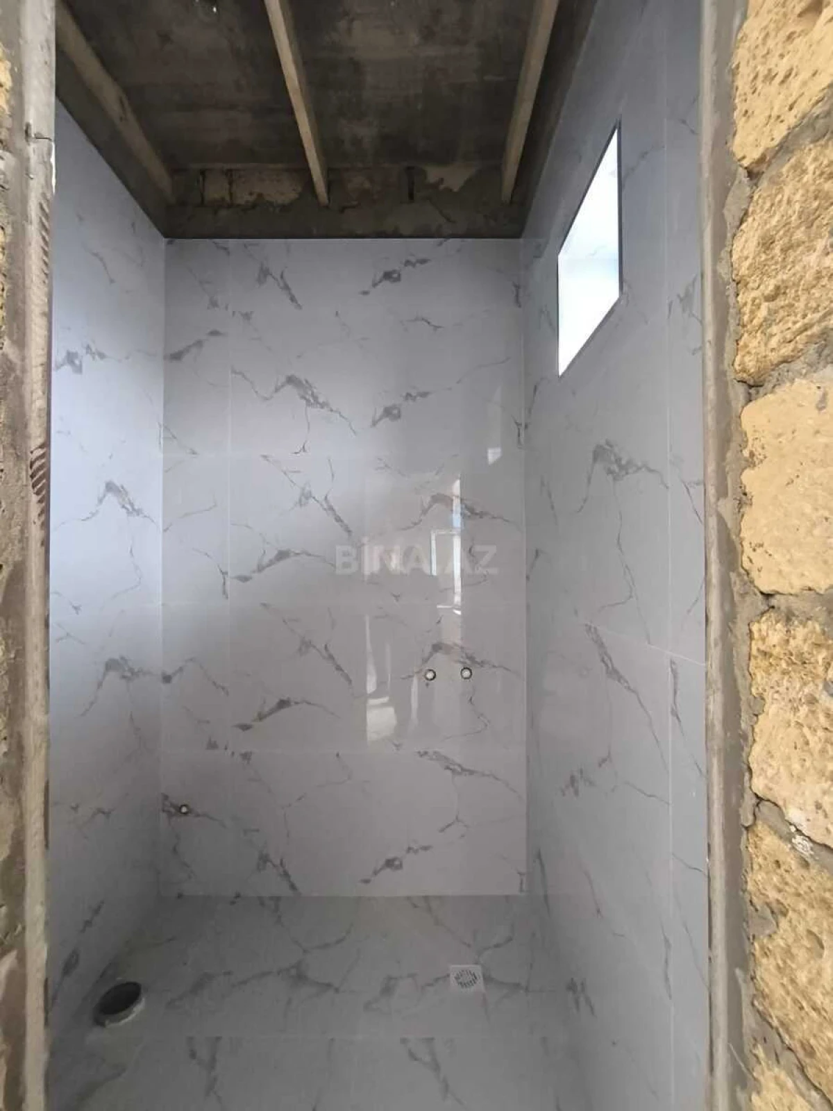 Satılır 6 otaqlı həyət evi 300 m²