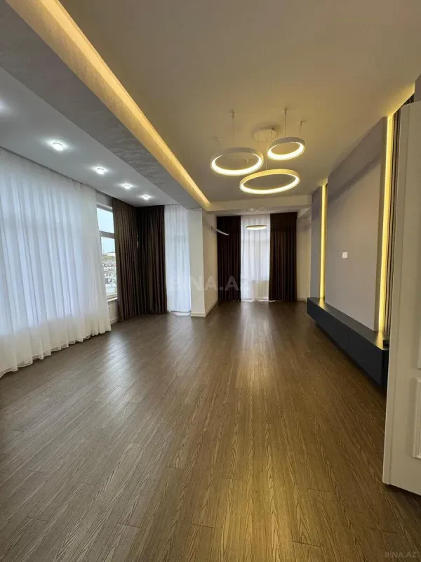 Satılır 3 otaqlı mənzil 140 m²