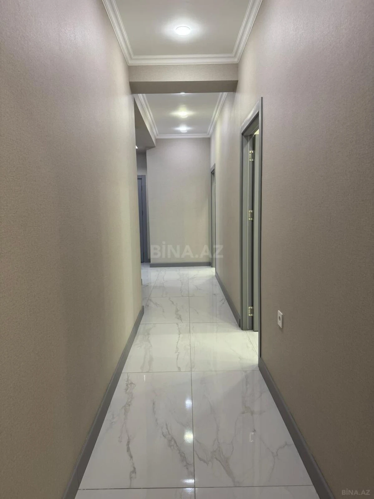 Kirayə verilir 2 otaqlı mənzil 85 m²