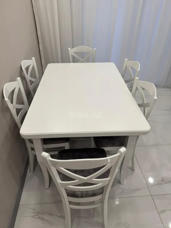 Kirayə verilir 2 otaqlı mənzil 85 m²