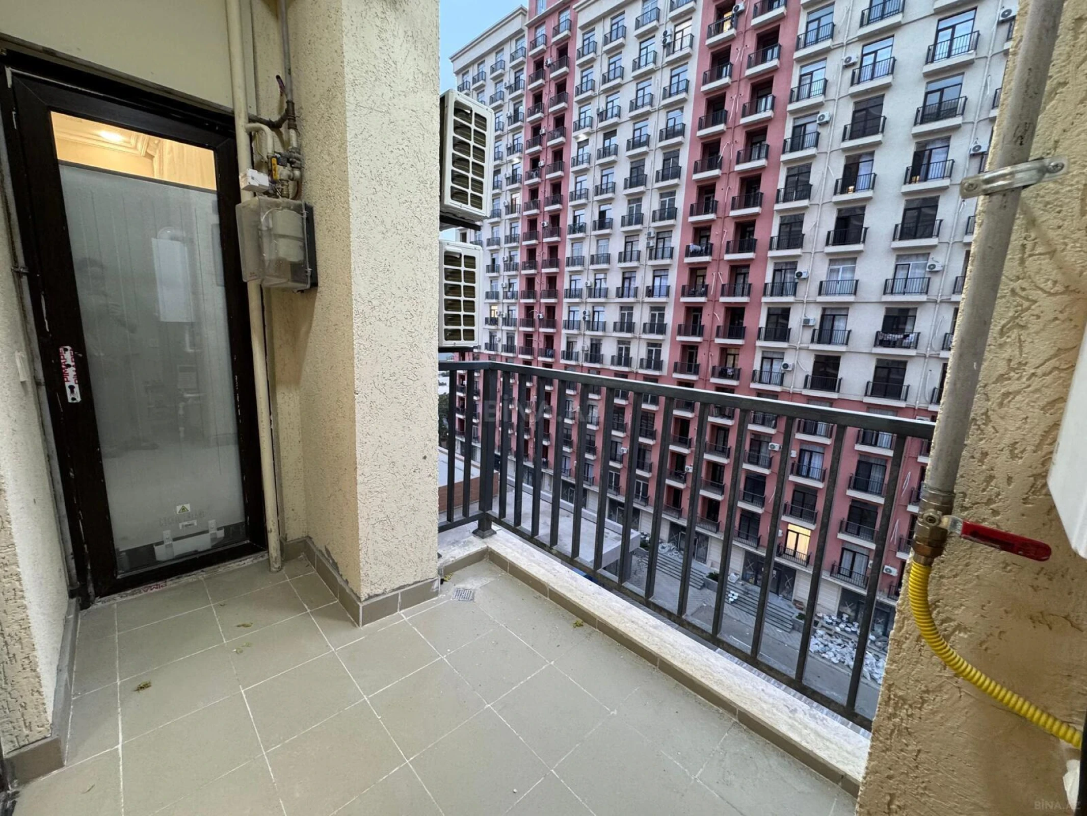 Kirayə verilir 2 otaqlı mənzil 85 m²