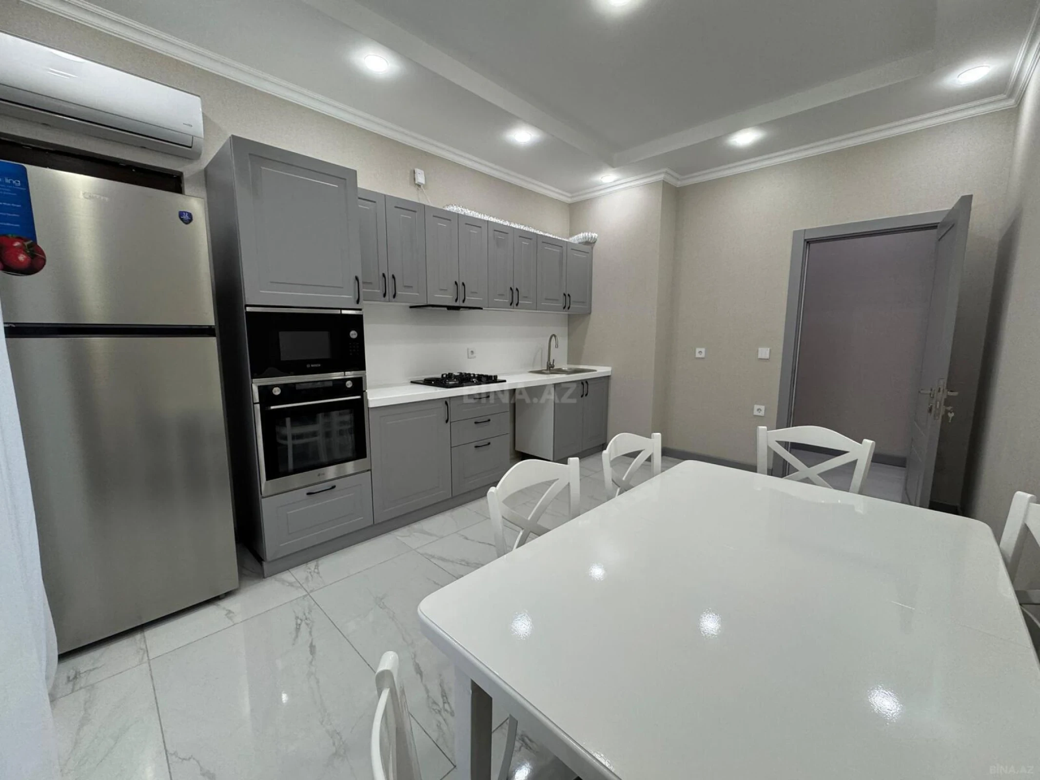 Kirayə verilir 2 otaqlı mənzil 85 m²