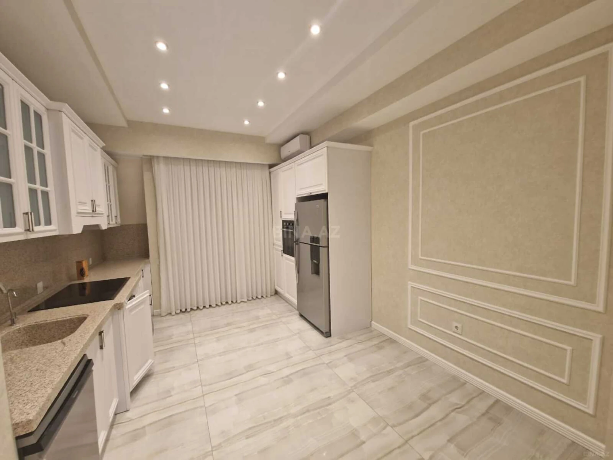 Kirayə verilir 5 otaqlı ofis 220 m²