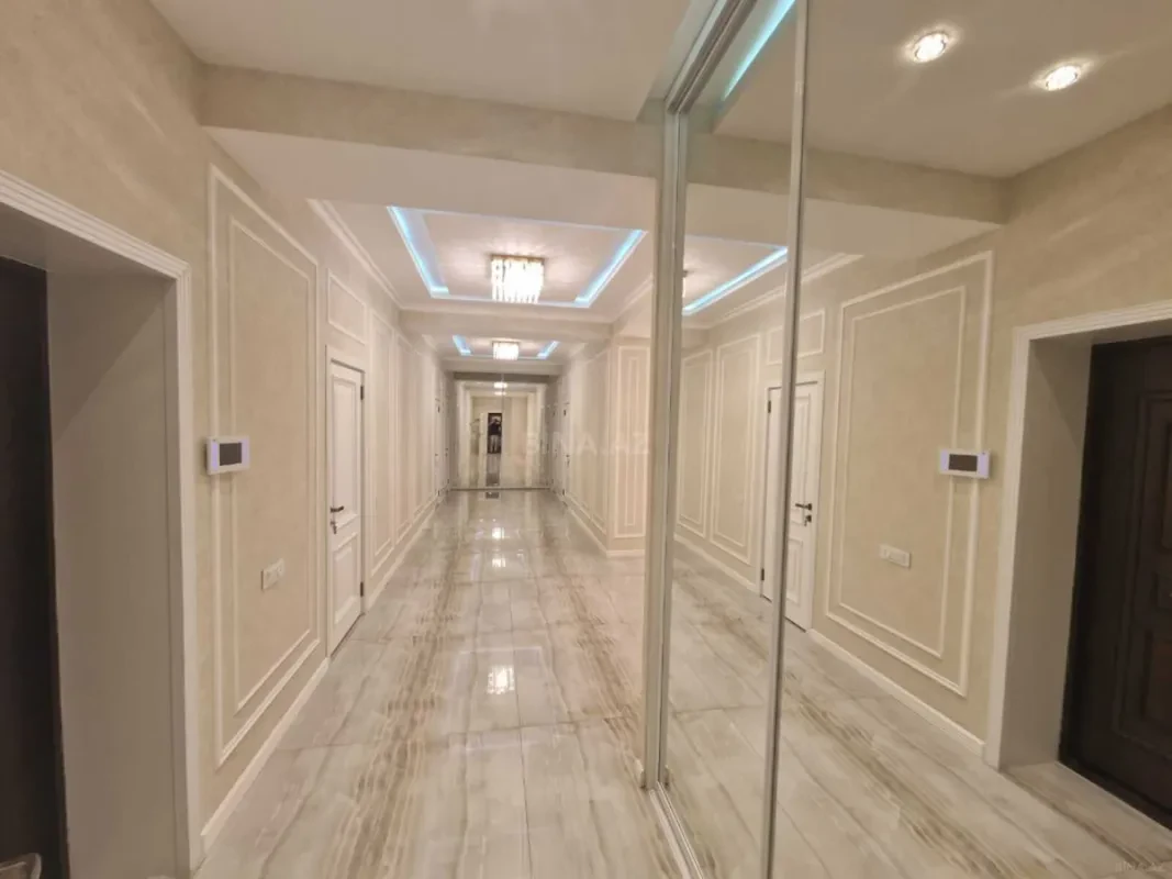 Kirayə verilir 5 otaqlı ofis 220 m²