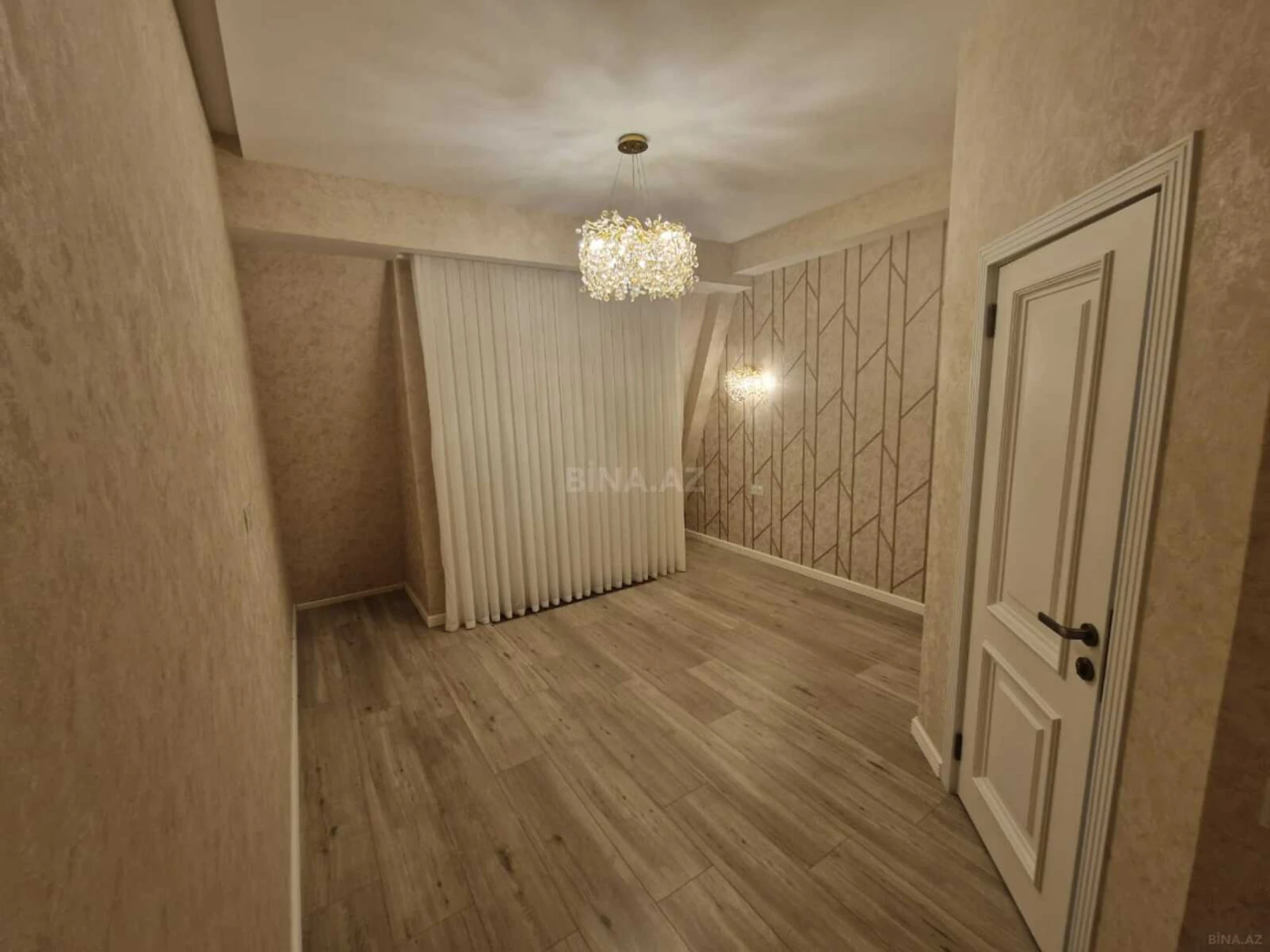 Kirayə verilir 5 otaqlı ofis 220 m²