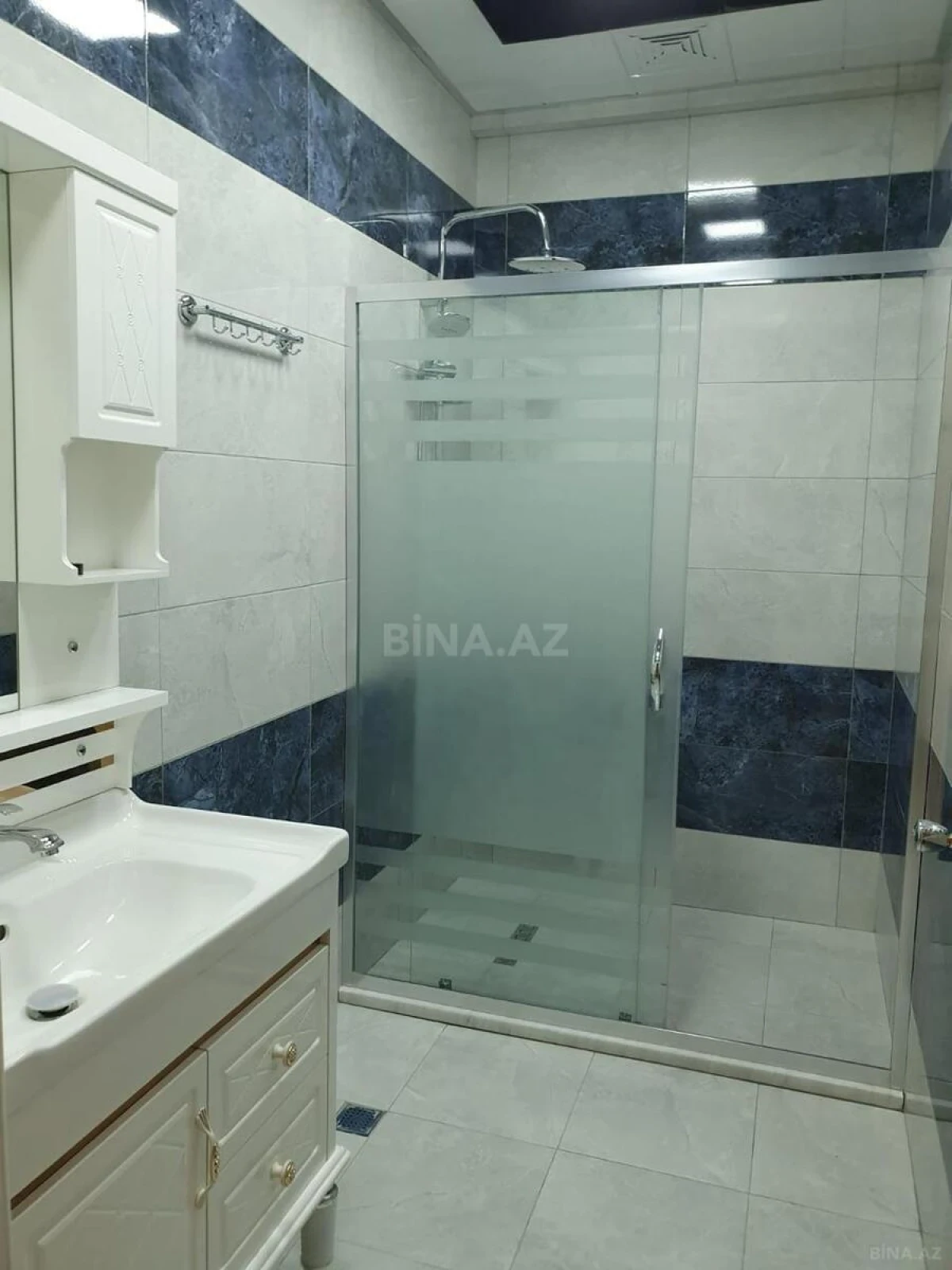 Kirayə verilir 3 otaqlı mənzil 126 m²