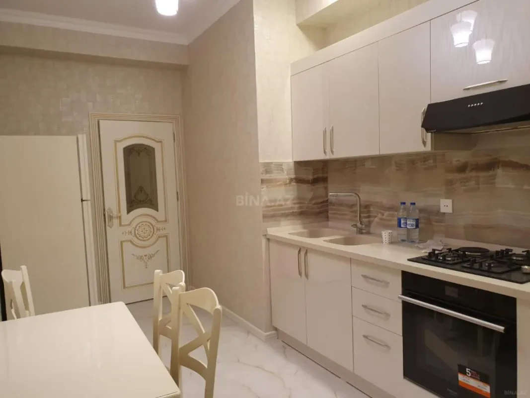 Kirayə verilir 3 otaqlı mənzil 126 m²