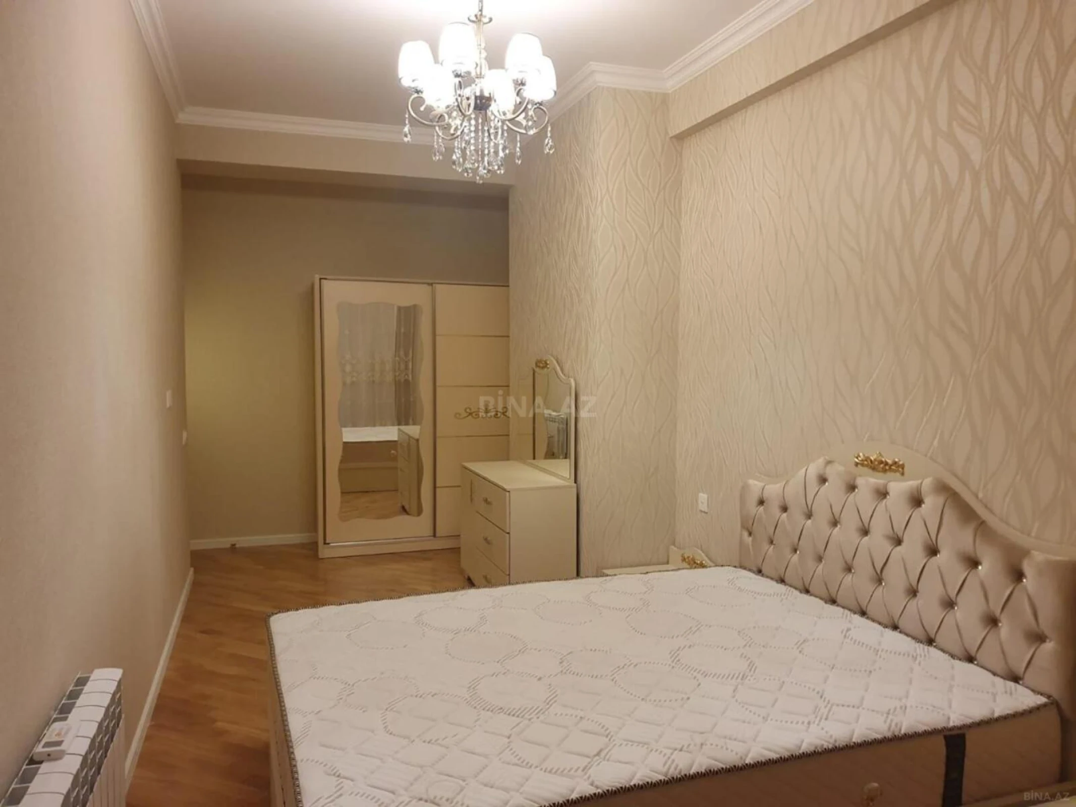 Kirayə verilir 3 otaqlı mənzil 126 m²