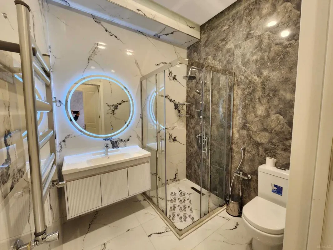 Kirayə verilir 4 otaqlı mənzil 189 m²