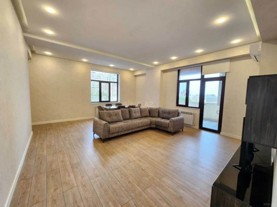 Kirayə verilir 4 otaqlı mənzil 189 m²