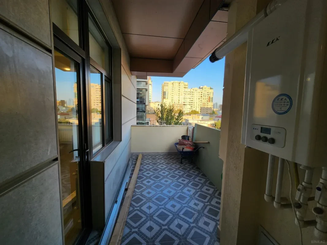 Kirayə verilir 4 otaqlı mənzil 189 m²