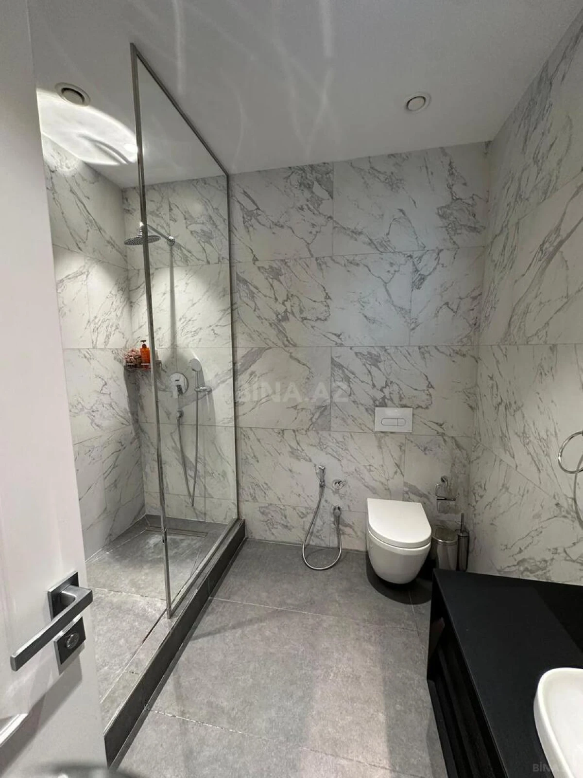Kirayə verilir 3 otaqlı mənzil 105 m²