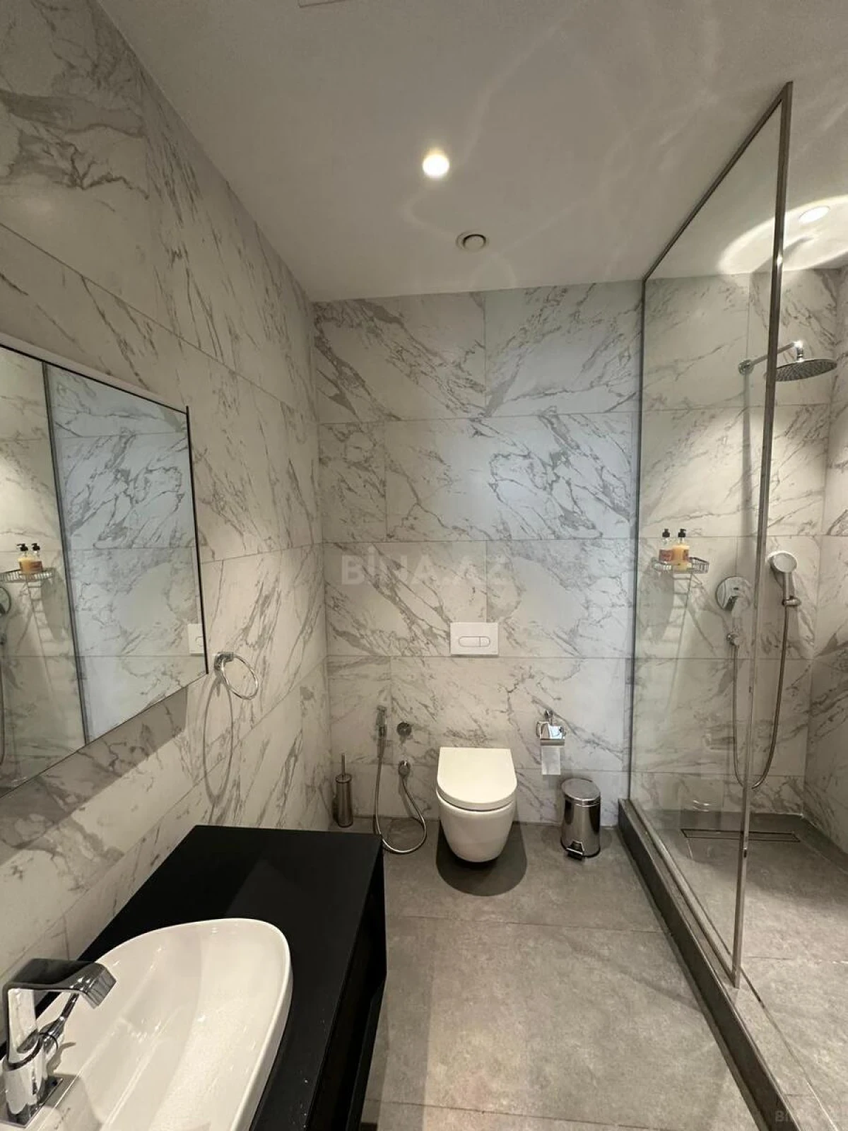 Kirayə verilir 3 otaqlı mənzil 105 m²