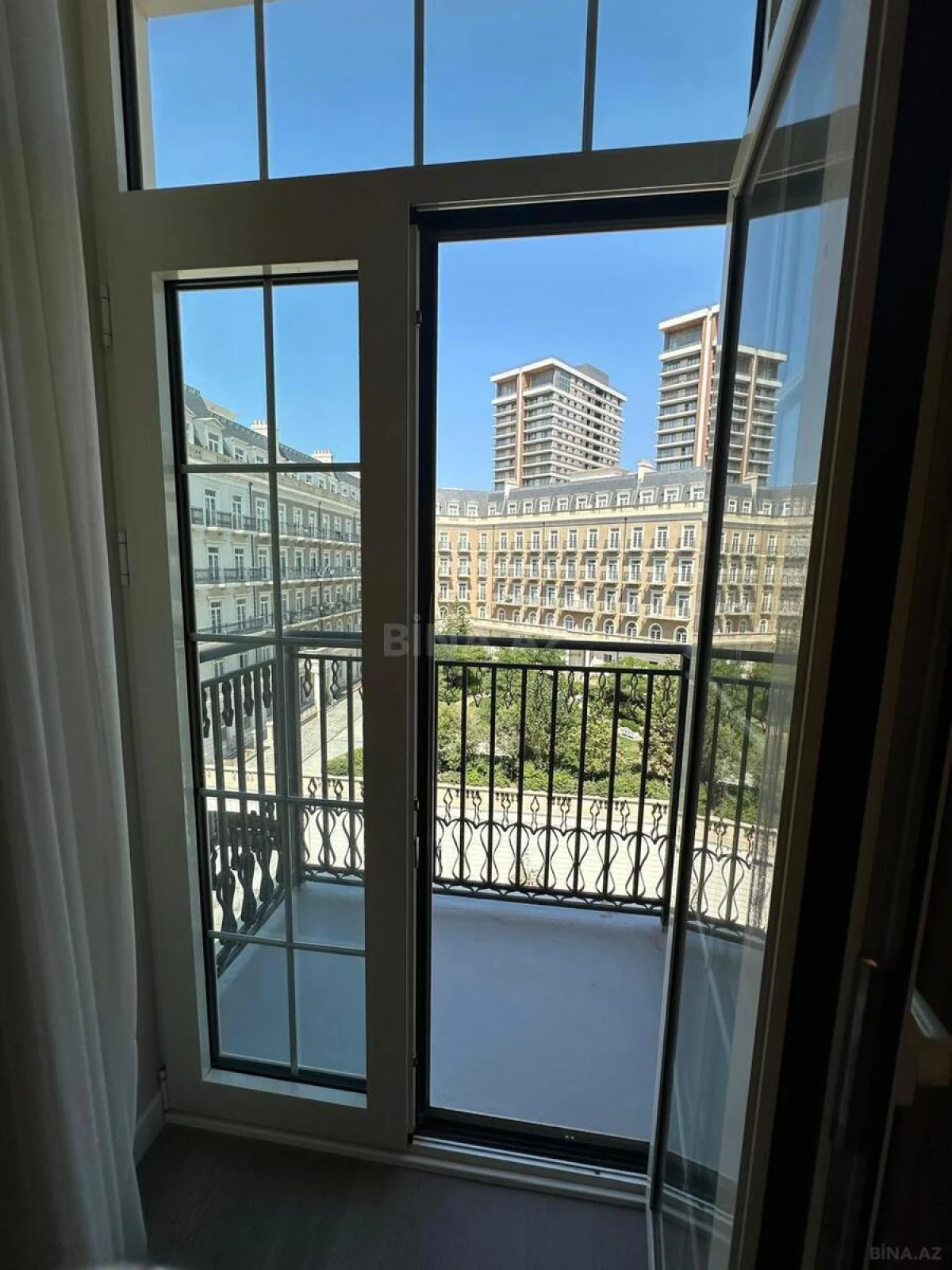 Kirayə verilir 3 otaqlı mənzil 105 m²