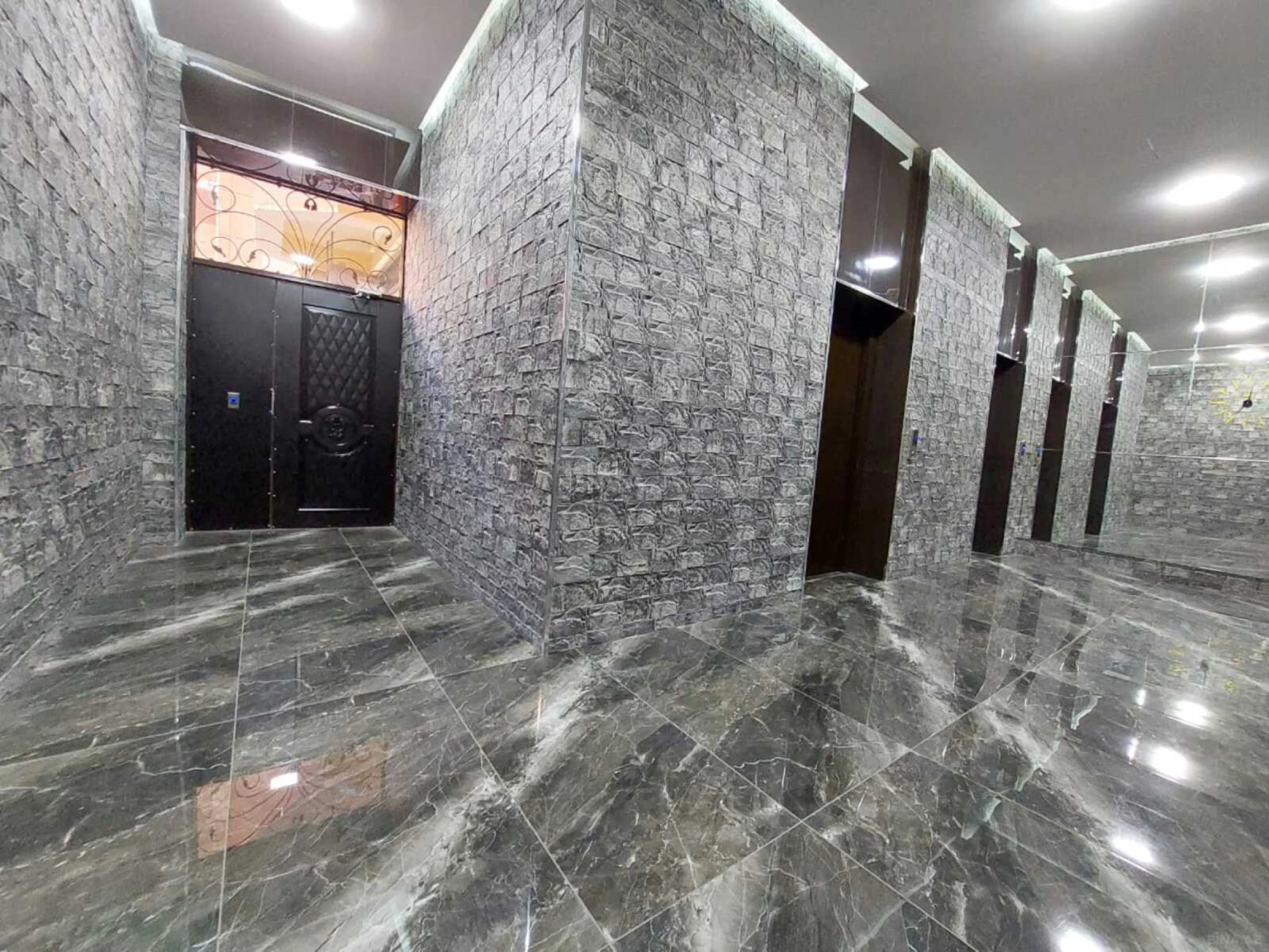 Satılır 3 otaqlı mənzil 102.3 m²