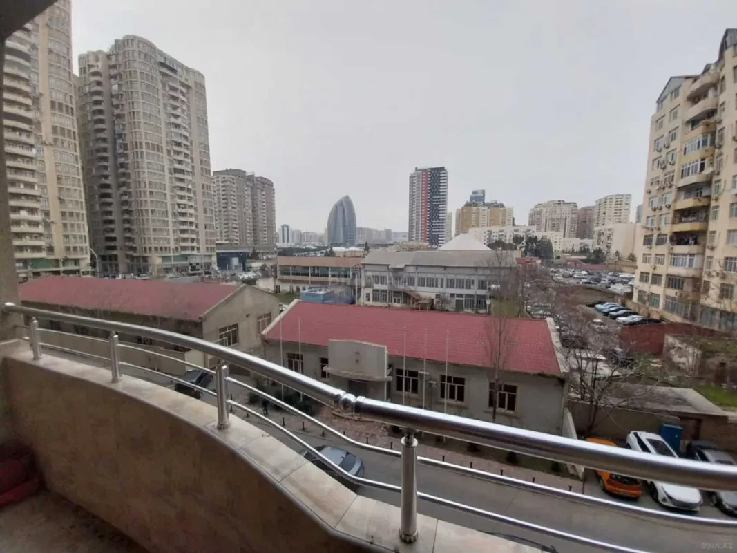 Satılır 3 otaqlı mənzil 102.3 m²