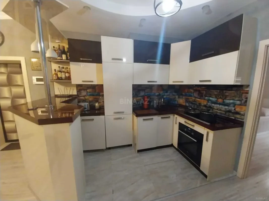 Satılır 3 otaqlı mənzil 102.3 m²