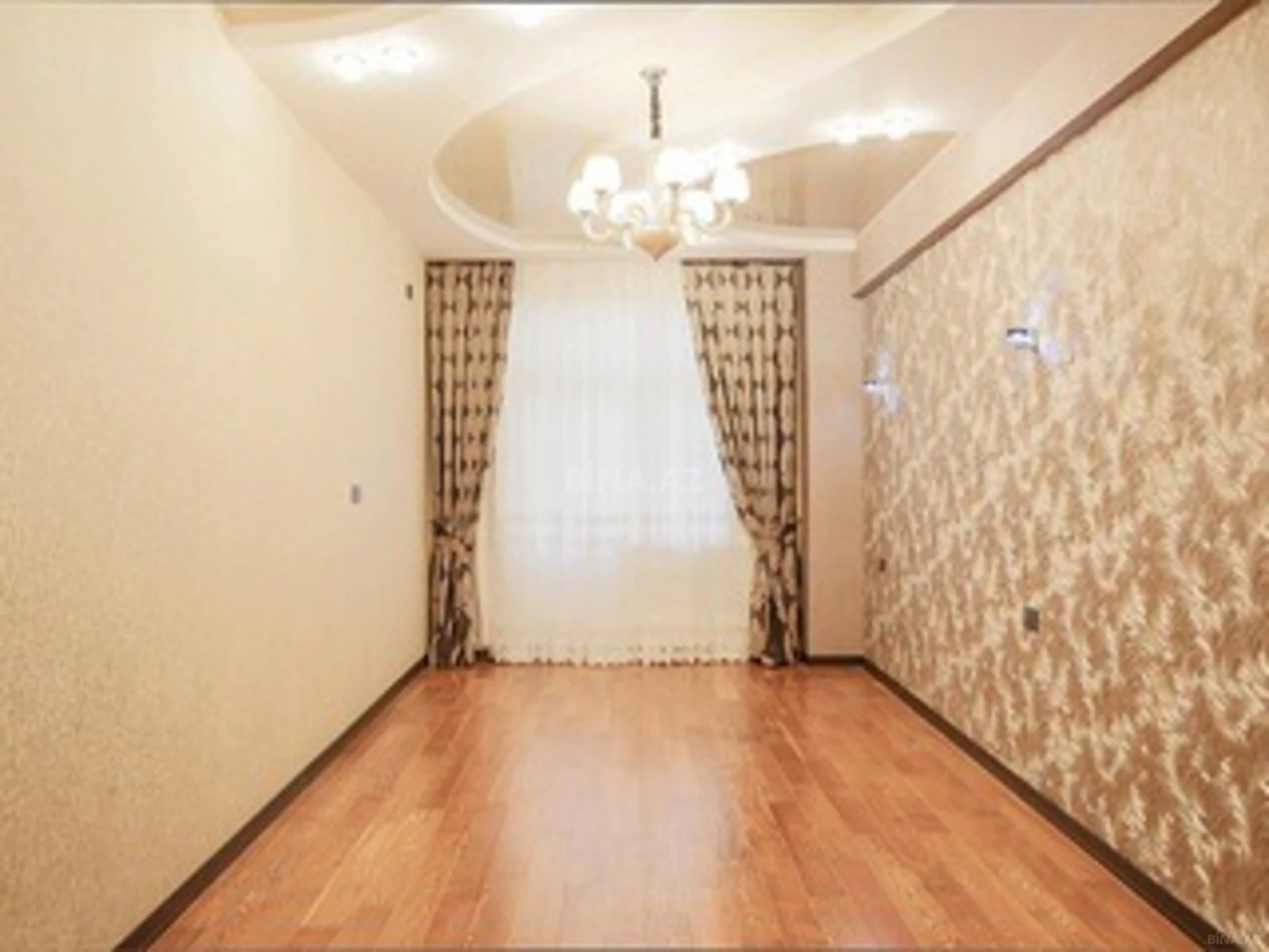 Satılır 3 otaqlı mənzil 120 m²