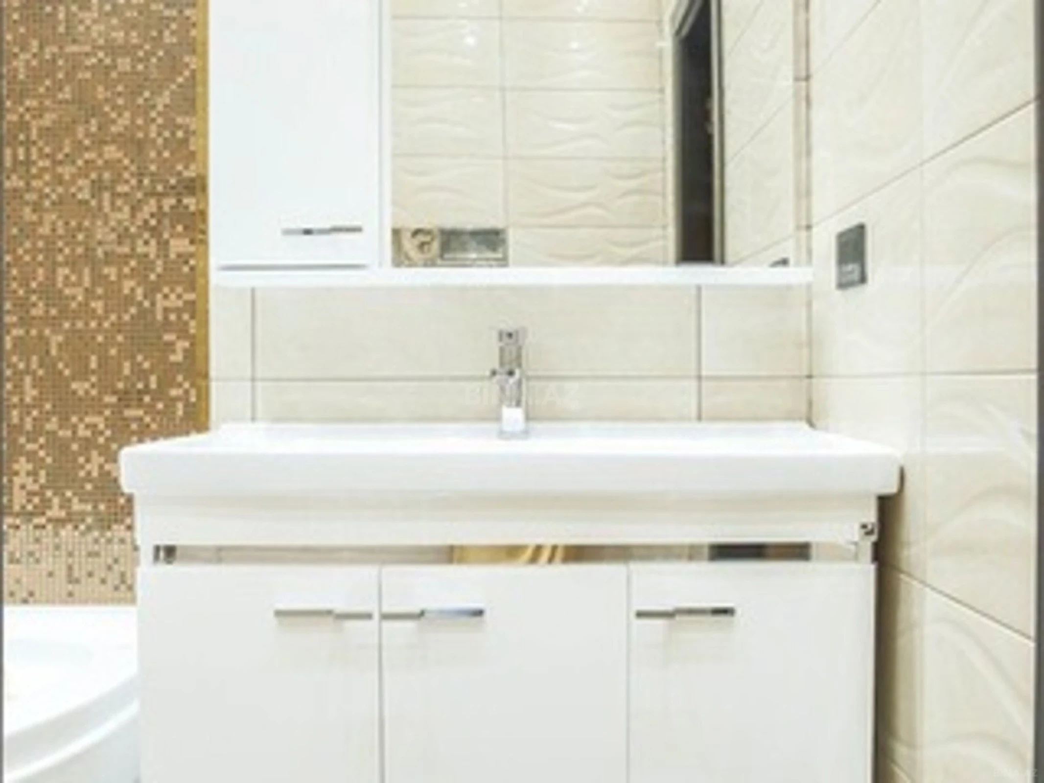 Satılır 3 otaqlı mənzil 120 m²