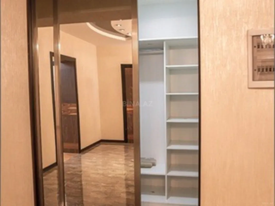 Satılır 3 otaqlı mənzil 120 m²