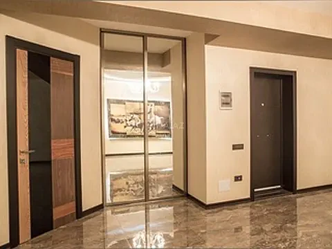 Satılır 3 otaqlı mənzil 120 m²