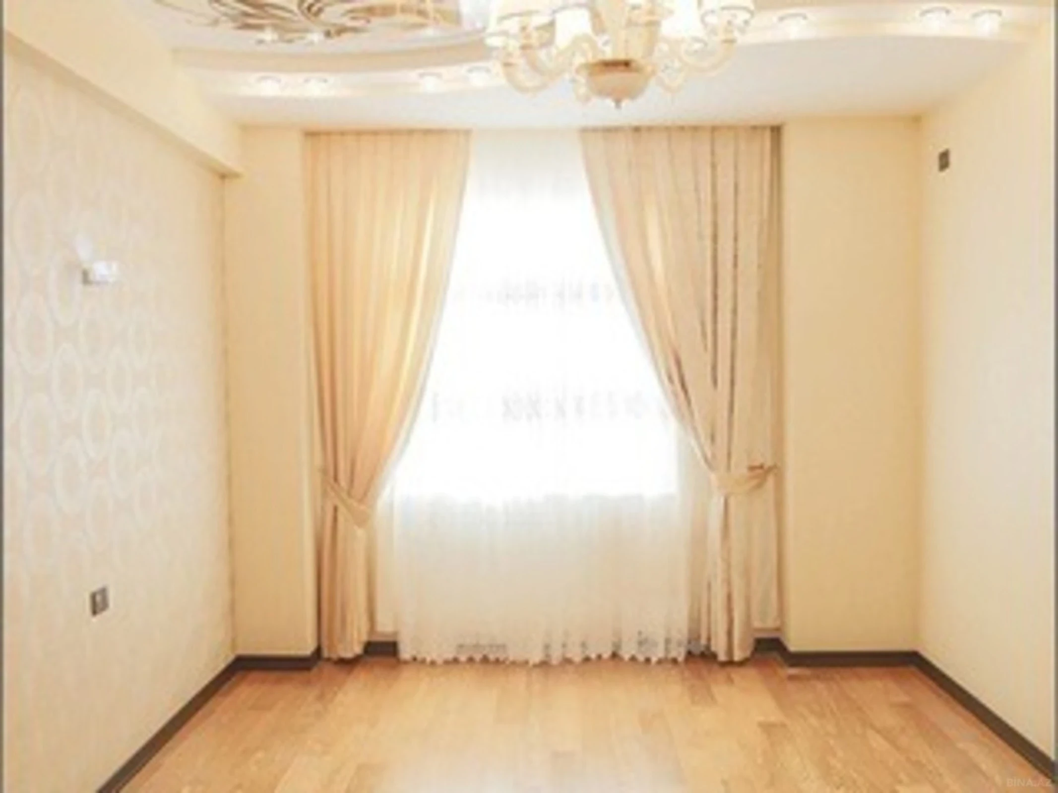 Satılır 3 otaqlı mənzil 120 m²