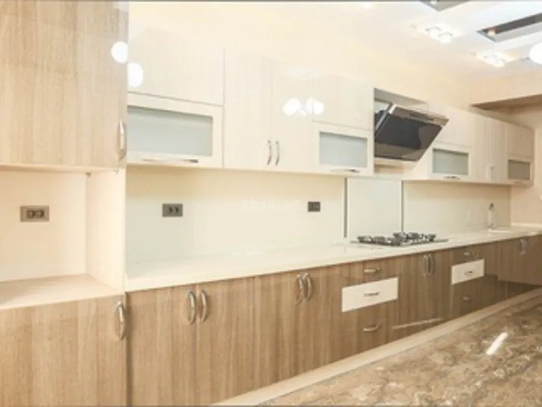 Satılır 3 otaqlı mənzil 120 m²