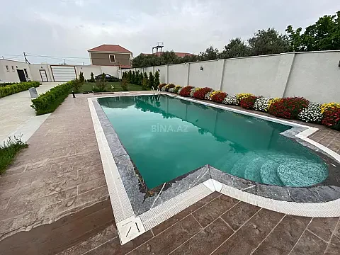 Kirayə verilir 8 otaqlı həyət evi 700 m²