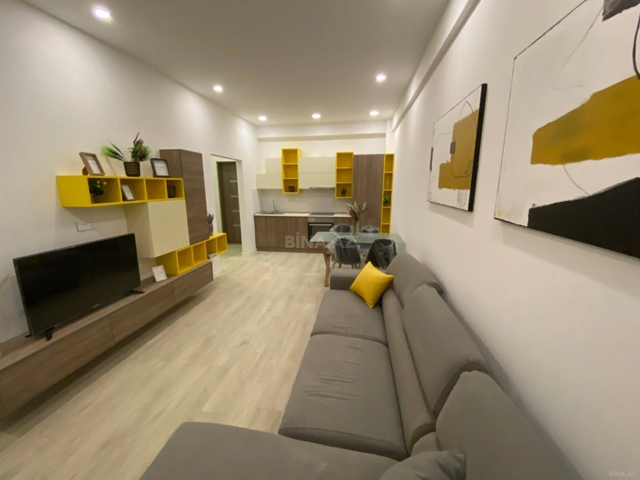 Kirayə verilir 2 otaqlı mənzil 70 m²