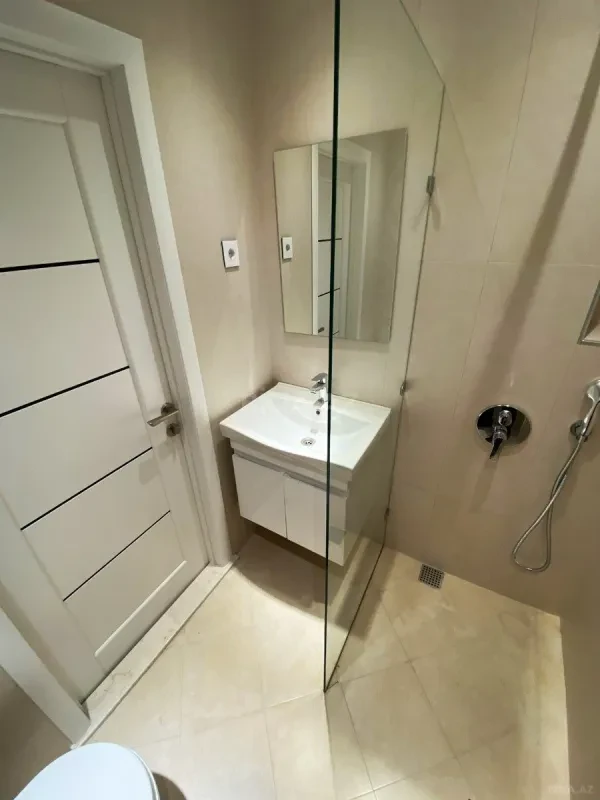 Kirayə verilir 2 otaqlı mənzil 70 m²