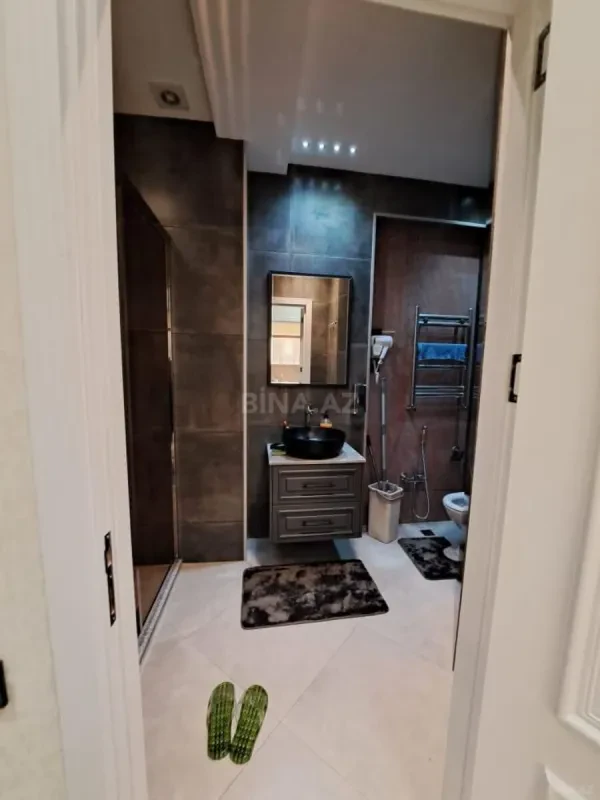 Kirayə verilir 2 otaqlı mənzil 80 m²