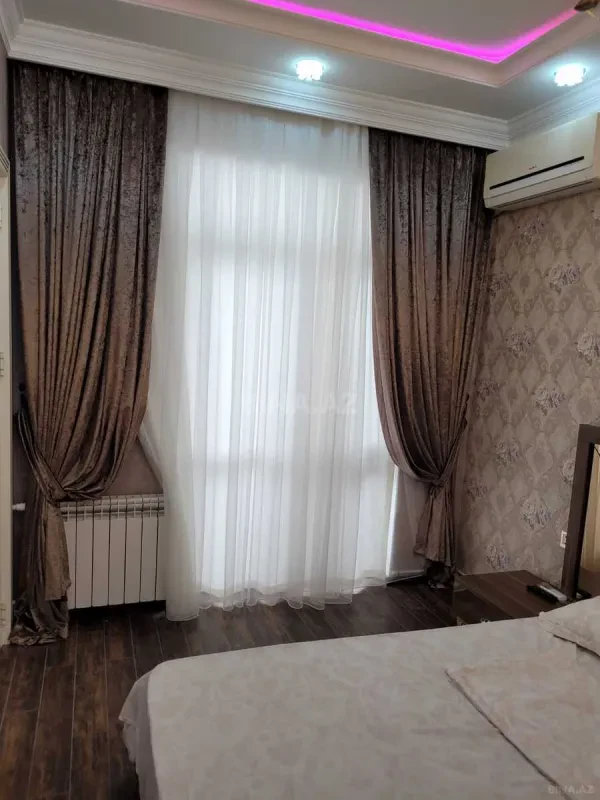 Kirayə verilir 2 otaqlı mənzil 70 m²