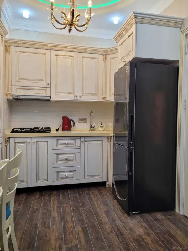 Kirayə verilir 2 otaqlı mənzil 70 m²