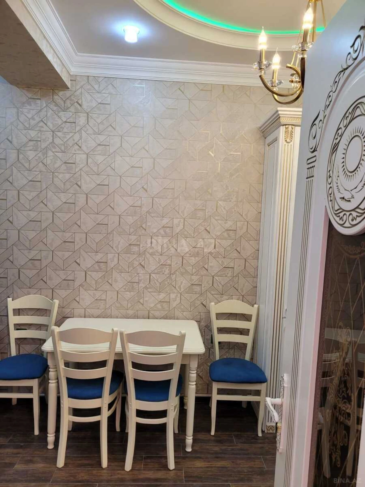 Kirayə verilir 2 otaqlı mənzil 70 m²