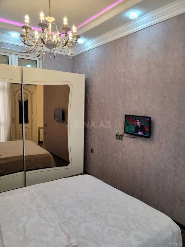 Kirayə verilir 2 otaqlı mənzil 70 m²