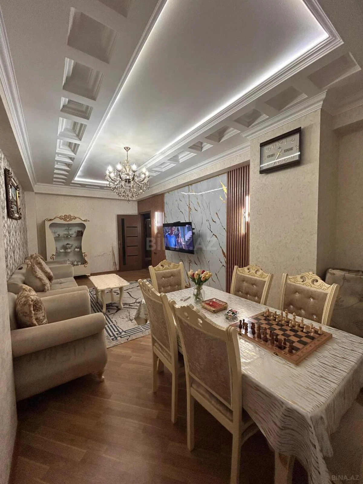 Kirayə verilir 4 otaqlı mənzil 130 m²