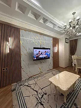 Kirayə verilir 4 otaqlı mənzil 130 m²