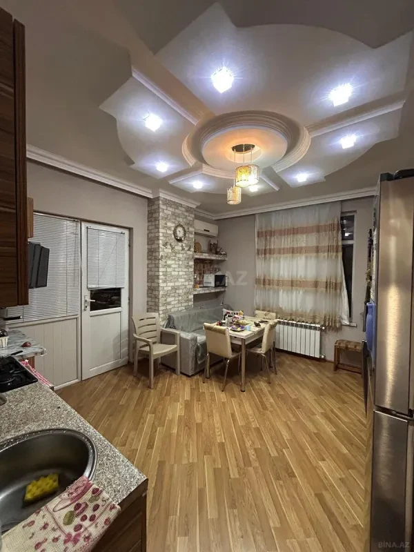 Kirayə verilir 4 otaqlı mənzil 130 m²
