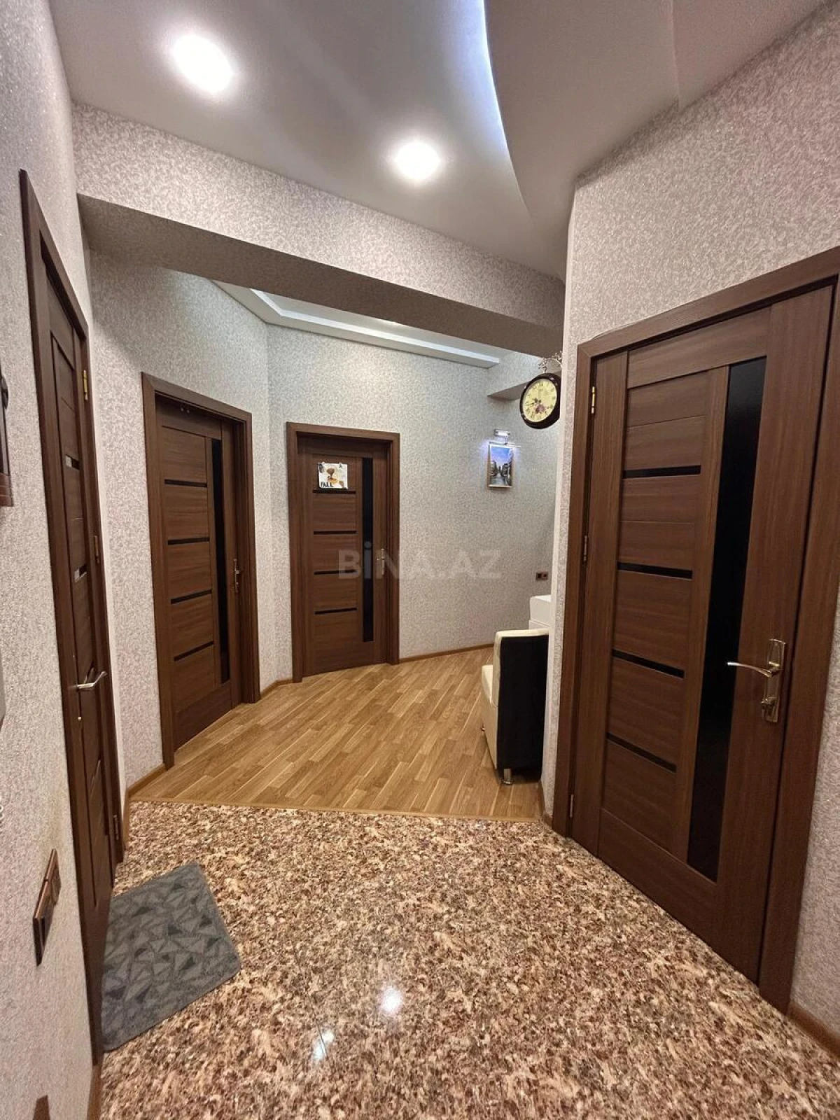 Kirayə verilir 4 otaqlı mənzil 130 m²